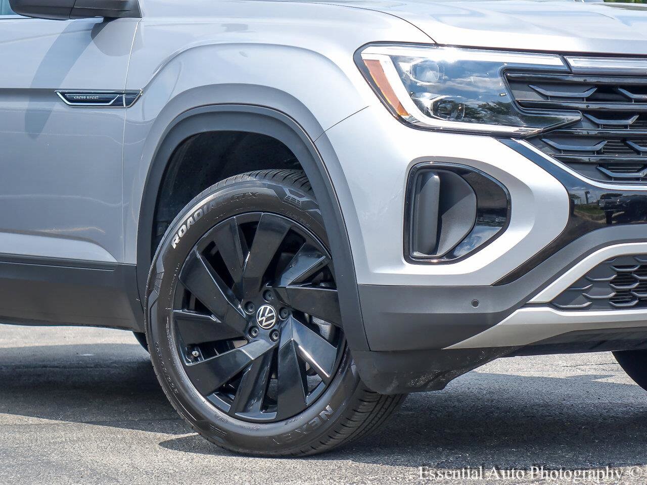 2025 Volkswagen Atlas Cross Sport SE Technology photo 3
