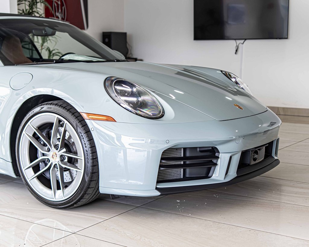 2025 Porsche 911 Cabriolet photo 3