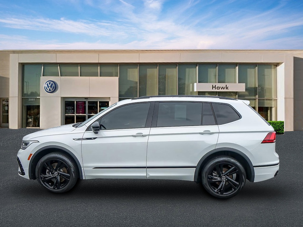 Used 2024 Volkswagen Tiguan SE R-Line Black 2.0T SE R-Line Black 4MOTION