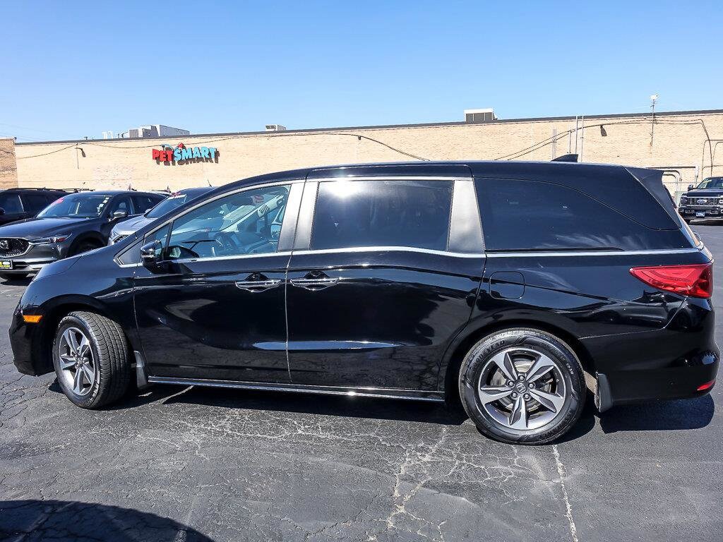 2018 Honda Odyssey Touring photo 3