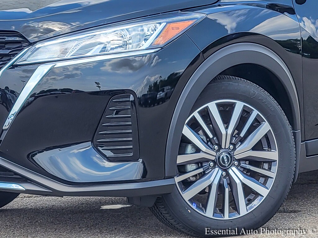 2024 Nissan Kicks SV photo 3