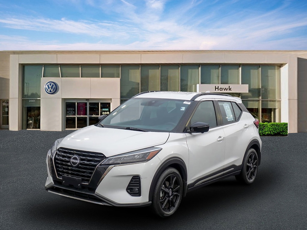 Used 2024 Nissan Kicks SR SR FWD