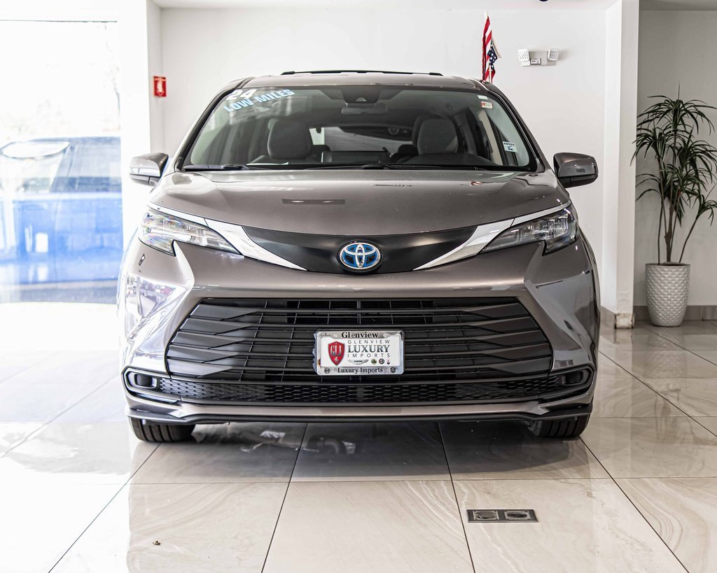 Used 2024 Toyota Sienna LE with VIN 5TDKRKEC2RS210784 for sale in Plainfield, IL