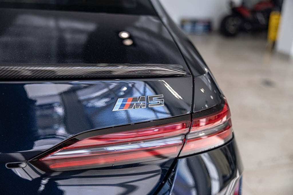 2025 BMW M5 - Image 15