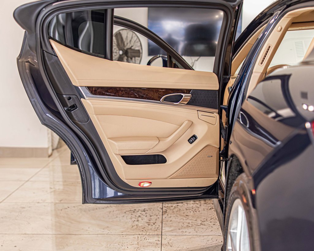 2016 PORSCHE PANAMERA - Image 35