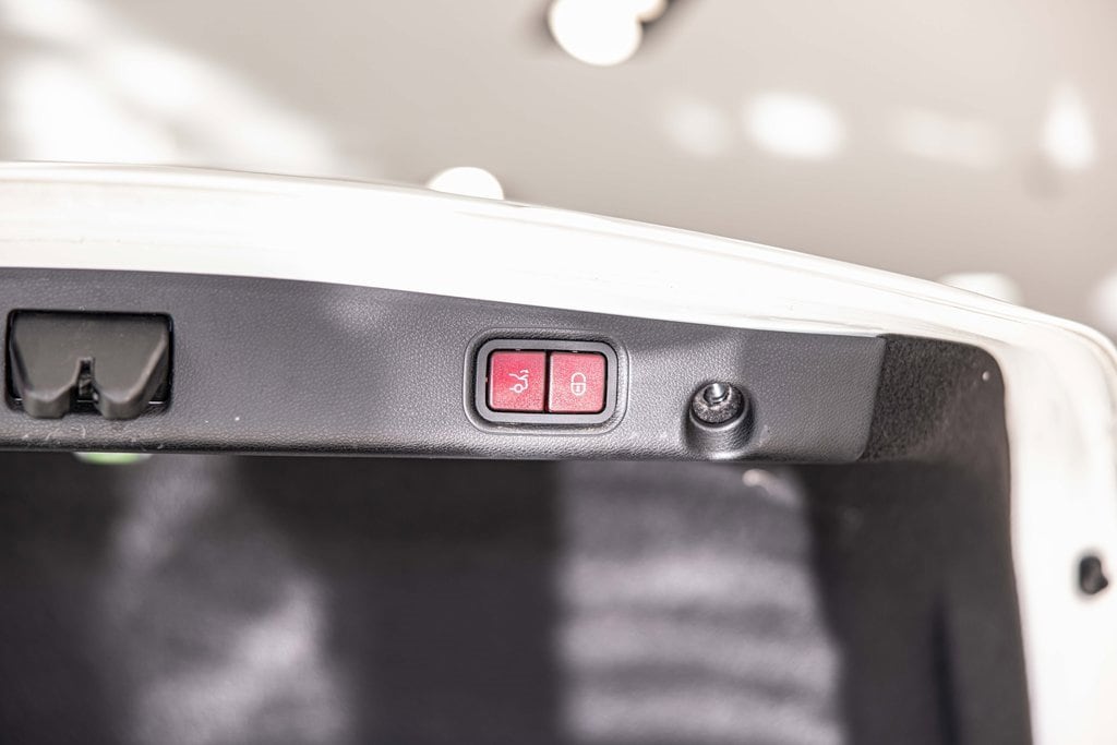 2018 MERCEDES-BENZ E-CLASS - Image 18