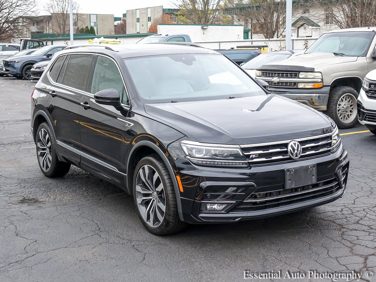 2021 Volkswagen Tiguan SEL Premium R-Line photo 2