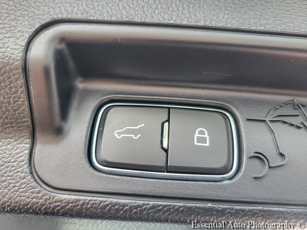 2020 Ford Explorer XLT - Photo 23