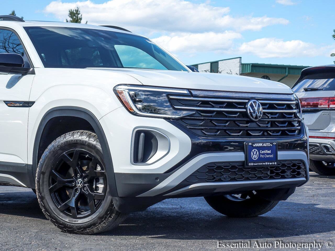 Certified 2025 Volkswagen Atlas Atlas Peak Edition with VIN 1V2CR2CA3SC503573 for sale in Plainfield, IL