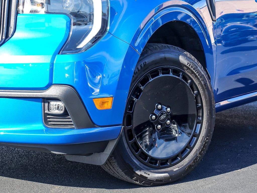 2025 Ford Maverick photo 3