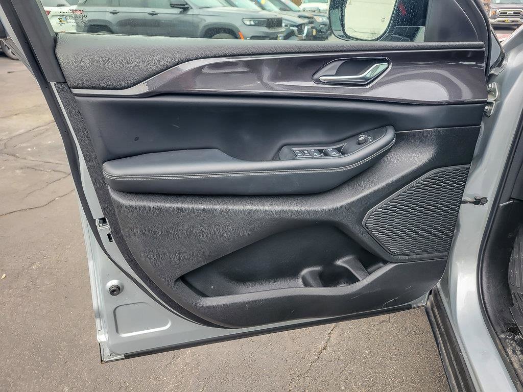 2023 JEEP GRAND CHEROKEE - Image 21