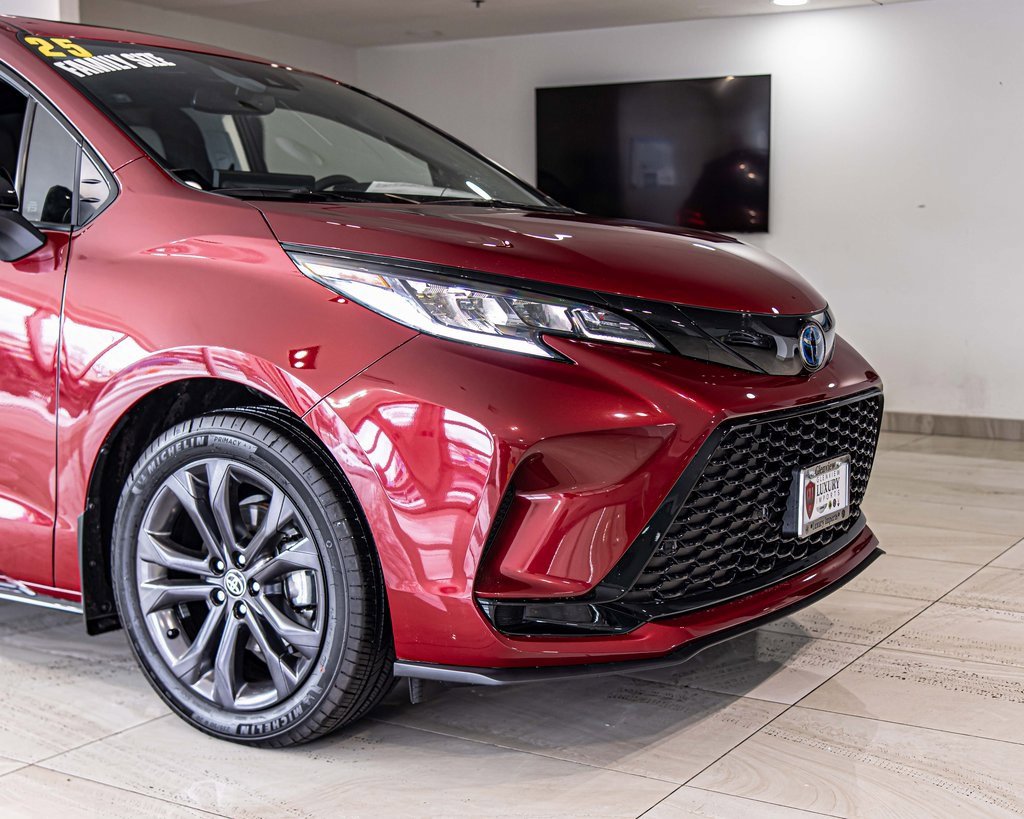 2025 TOYOTA SIENNA - Image 3