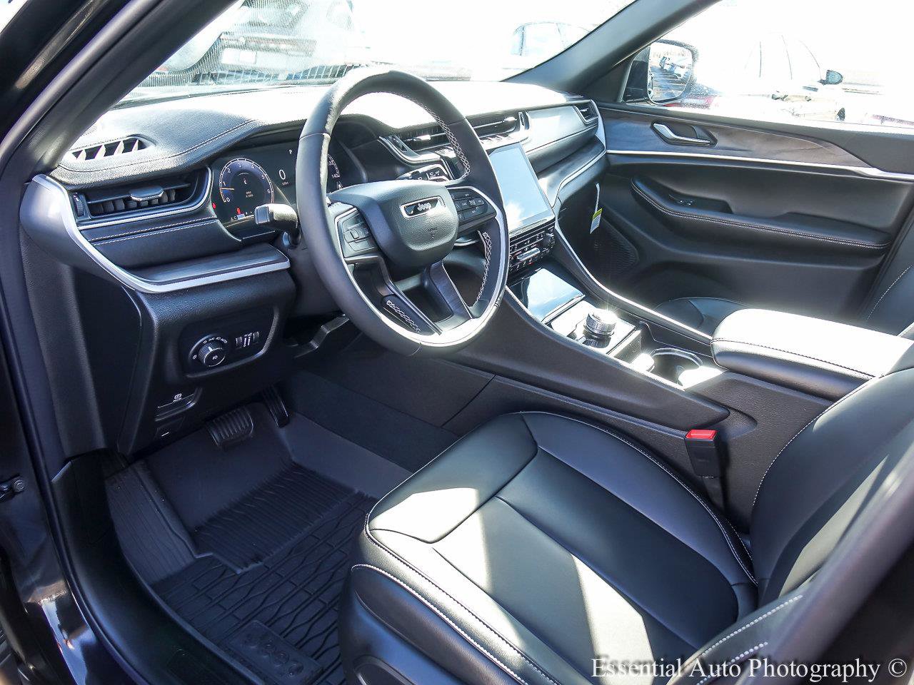 2025 JEEP GRAND CHEROKEE - Image 9