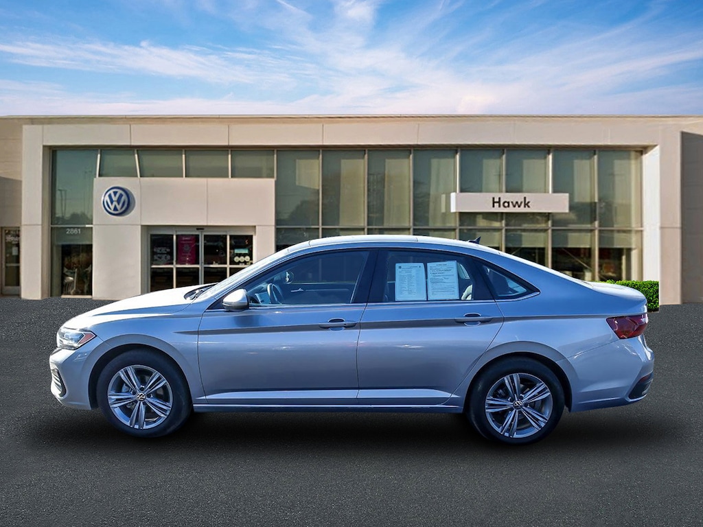 Used 2024 Volkswagen Jetta SE SE Auto