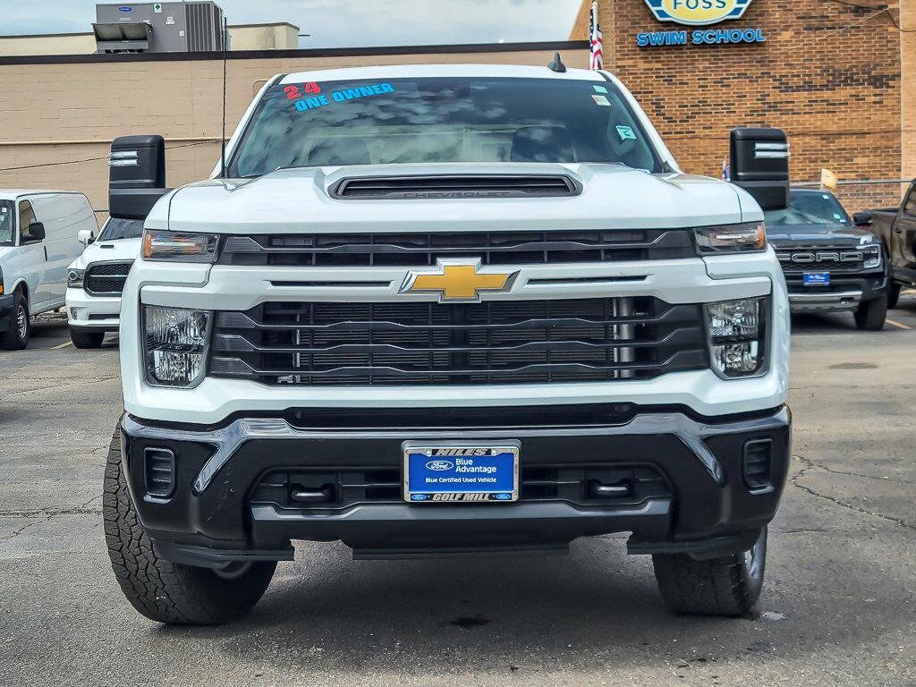 2024 Chevrolet Silverado 2500HD Custom photo 4