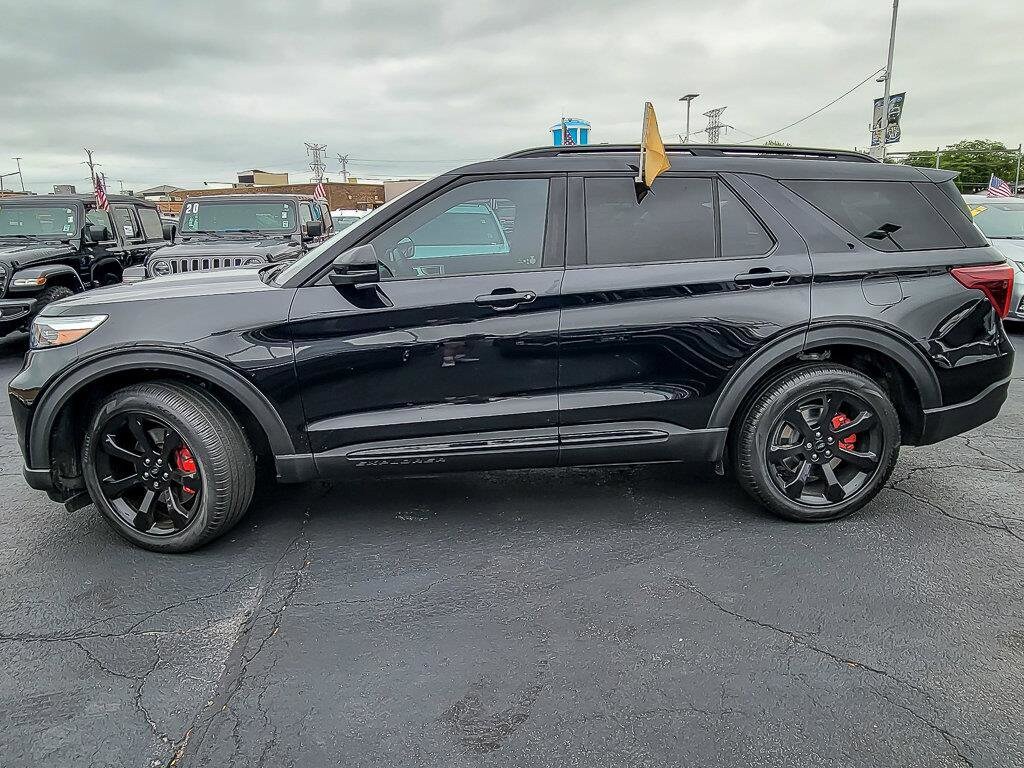 2024 Ford Explorer ST photo 3