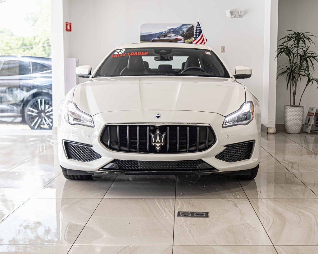2023 Maserati Quattroporte Modena Q4 photo 2