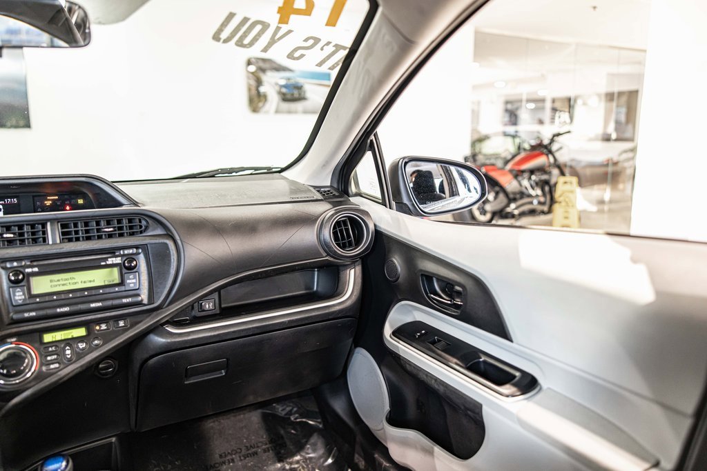 2014 TOYOTA PRIUS C - Image 36