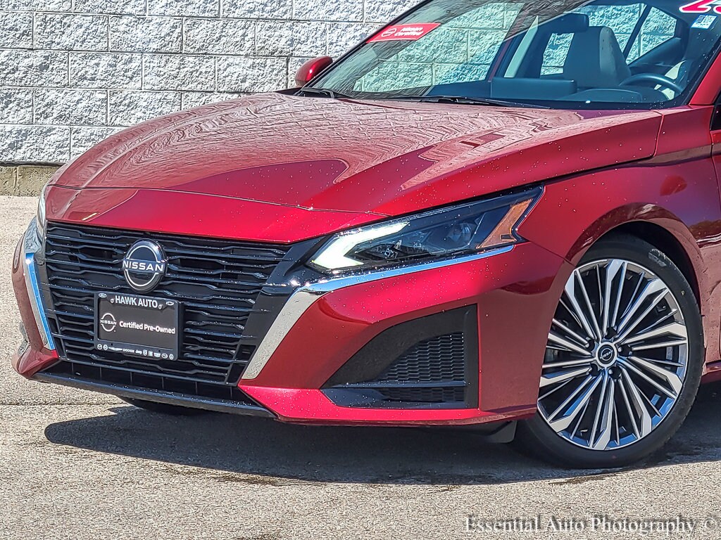 Used 2023 Nissan Altima SL with VIN 1N4BL4EW9PN425546 for sale in Plainfield, IL
