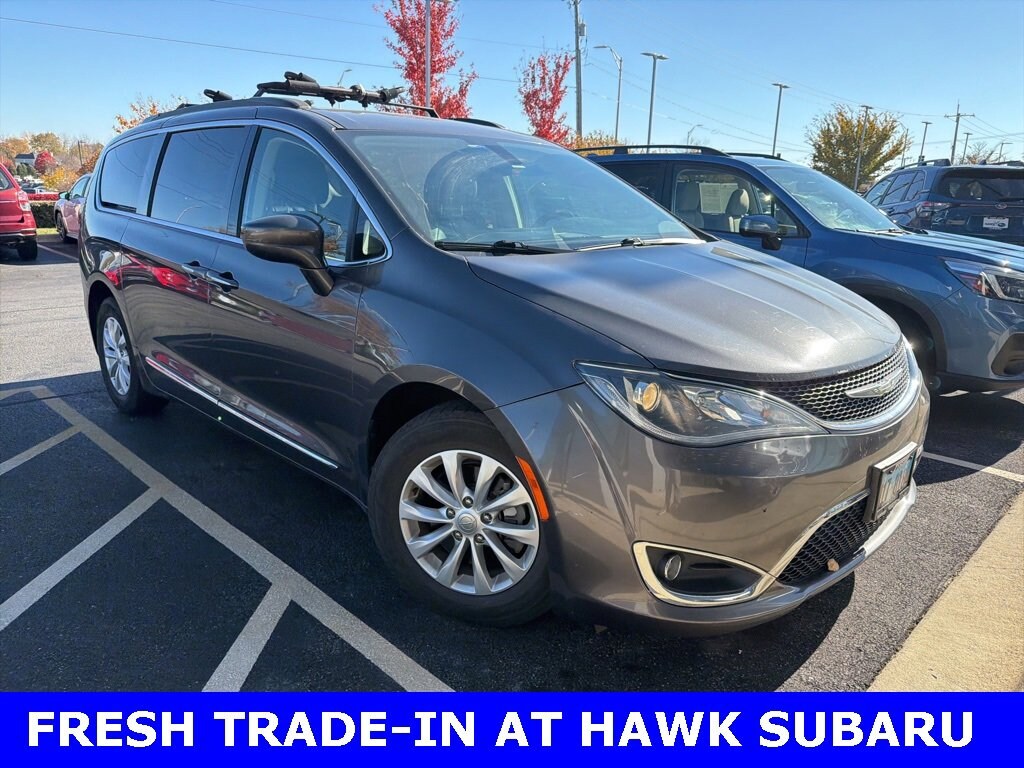 Used 2017 Chrysler Pacifica Touring-L Touring-L FWD