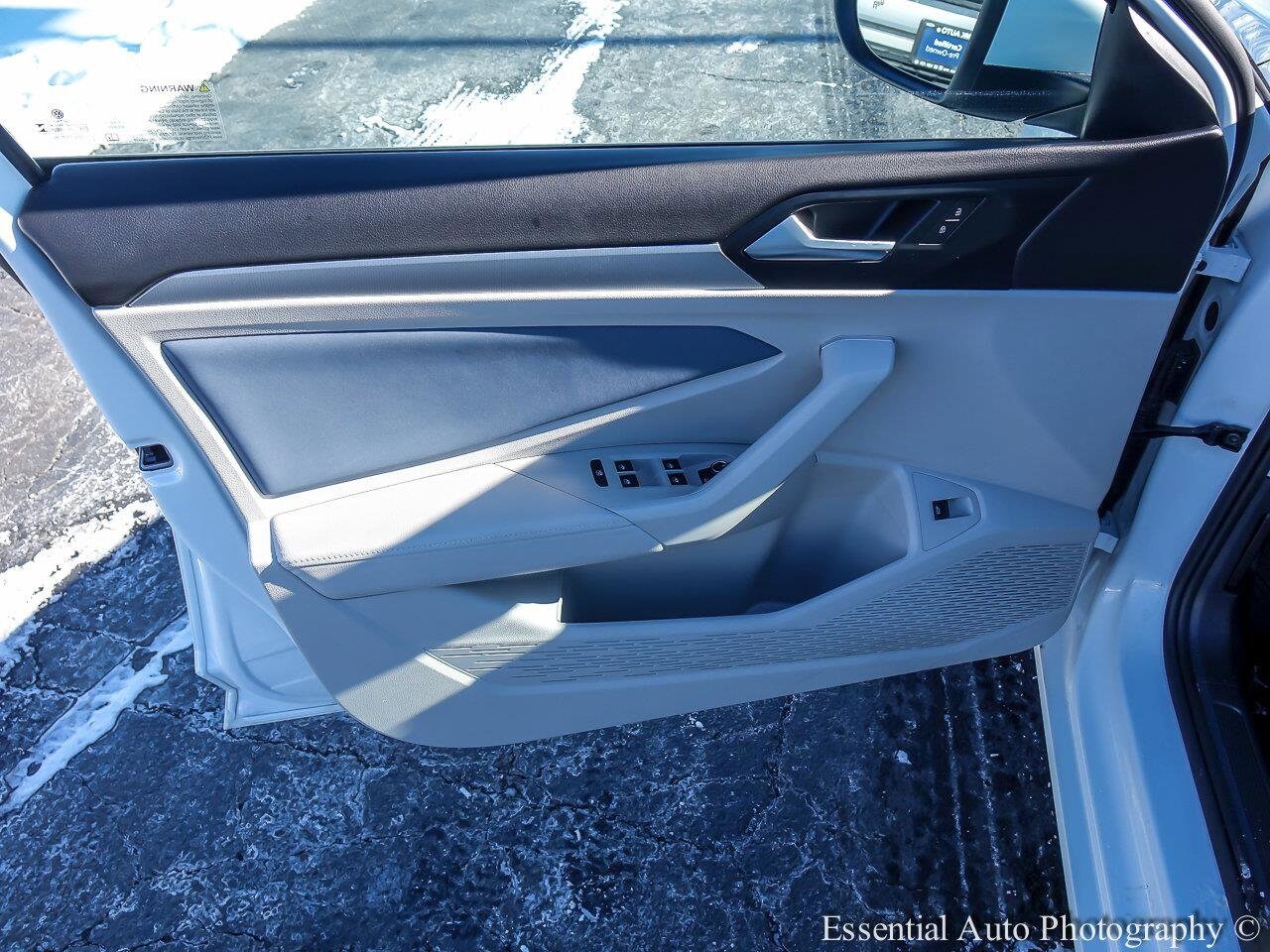 2025 VOLKSWAGEN JETTA - Image 18