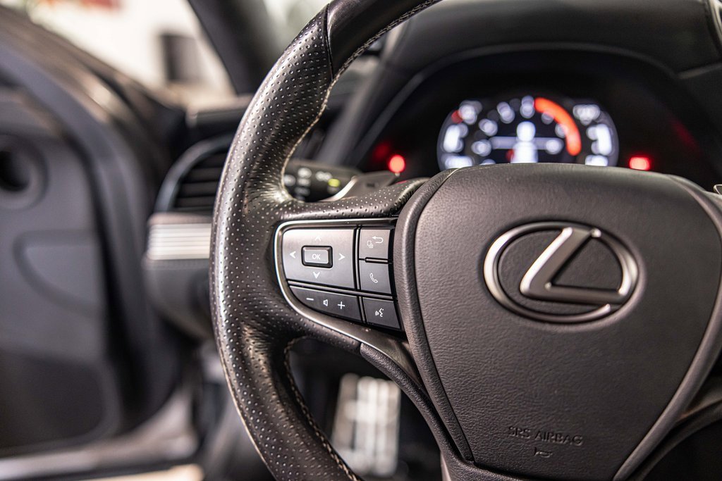 2022 LEXUS LS - Image 25