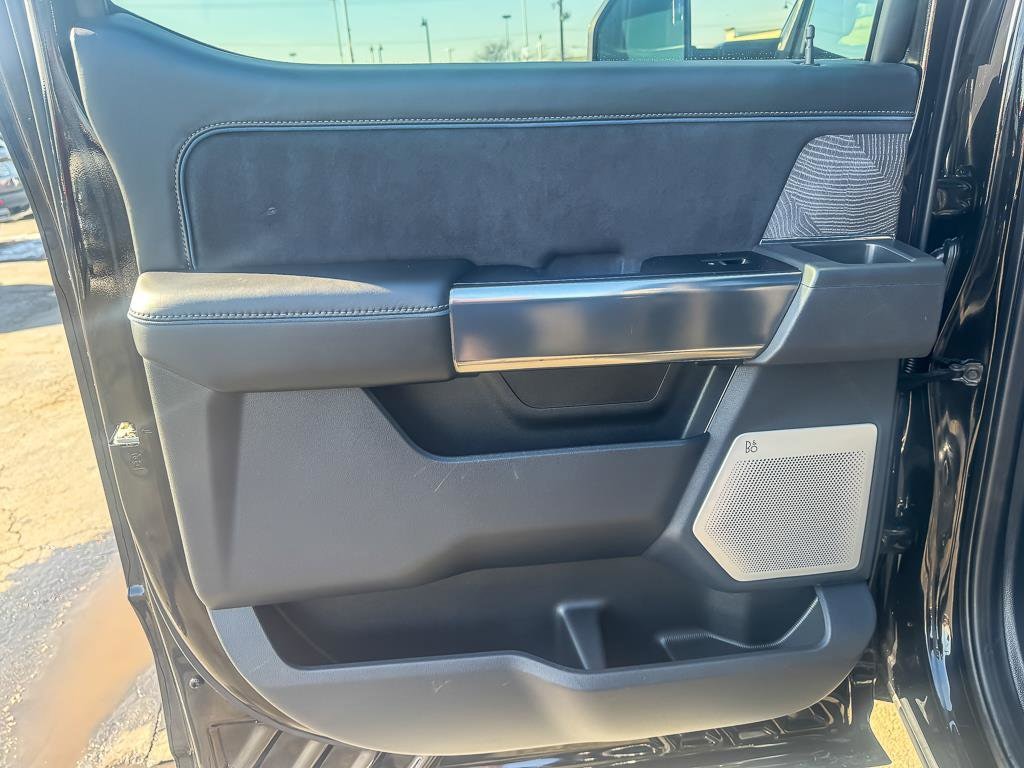 2025 FORD F-450 - Image 28