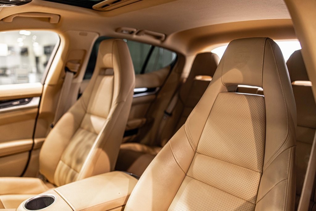 2016 PORSCHE PANAMERA - Image 18