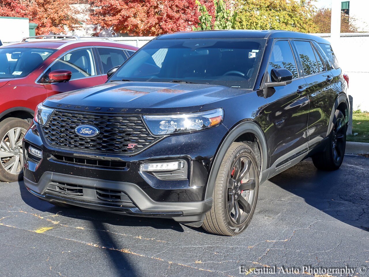 2022 Ford Explorer ST photo 2