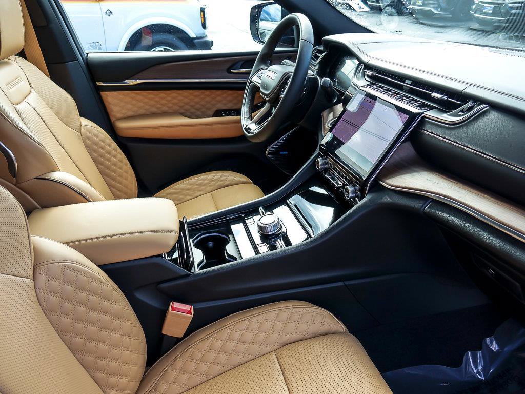 2025 JEEP GRAND CHEROKEE - Image 31