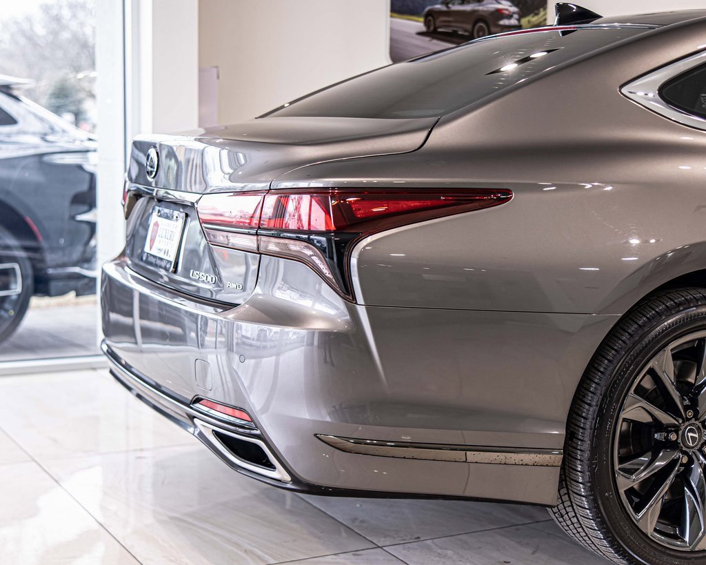 2022 LEXUS LS - Image 12