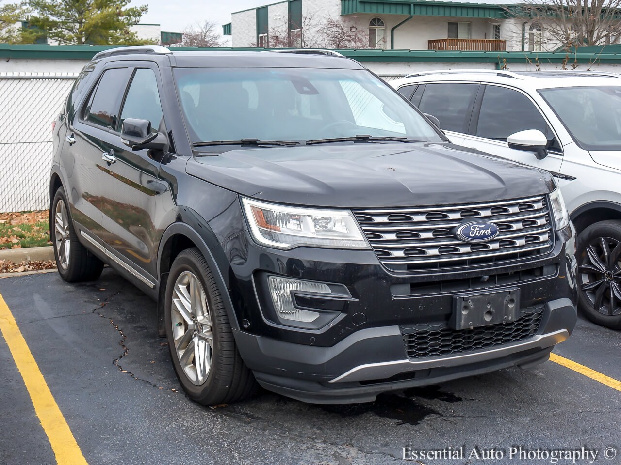 2016 Ford Explorer Limited photo 2