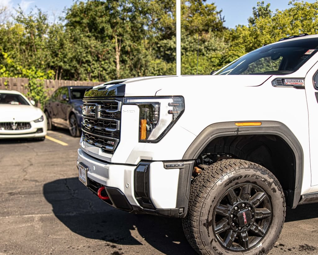 Used 2025 GMC Sierra 2500HD AT4 4WD Crew Cab 159 AT4