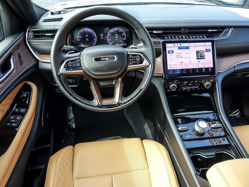 2025 JEEP GRAND CHEROKEE - Image 16