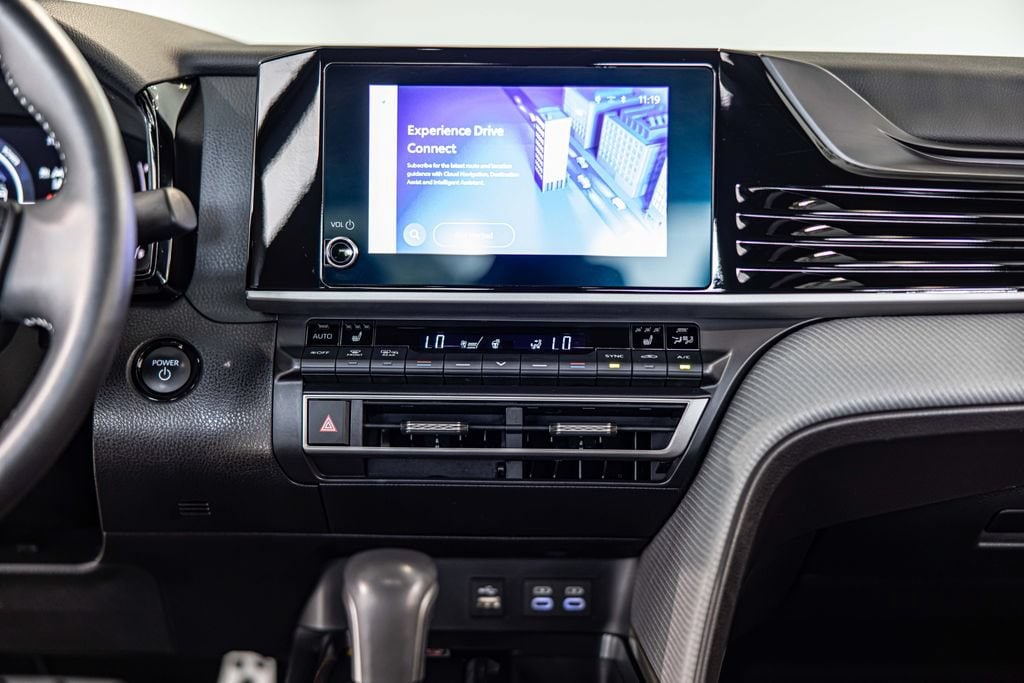 2025 Toyota Camry SE - Photo 35