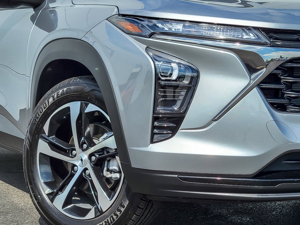 2025 Chevrolet Trax photo 3