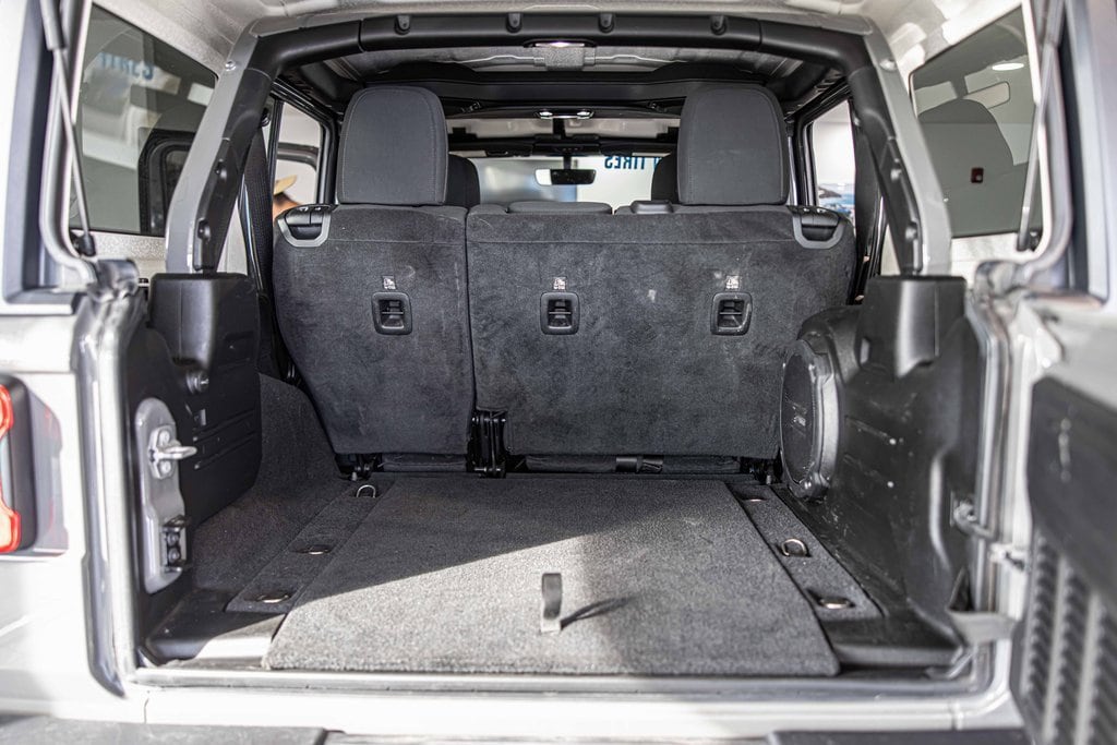 2022 JEEP WRANGLER - Image 15