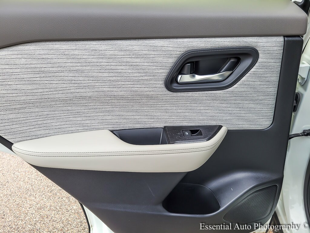 2023 NISSAN ROGUE - Image 17