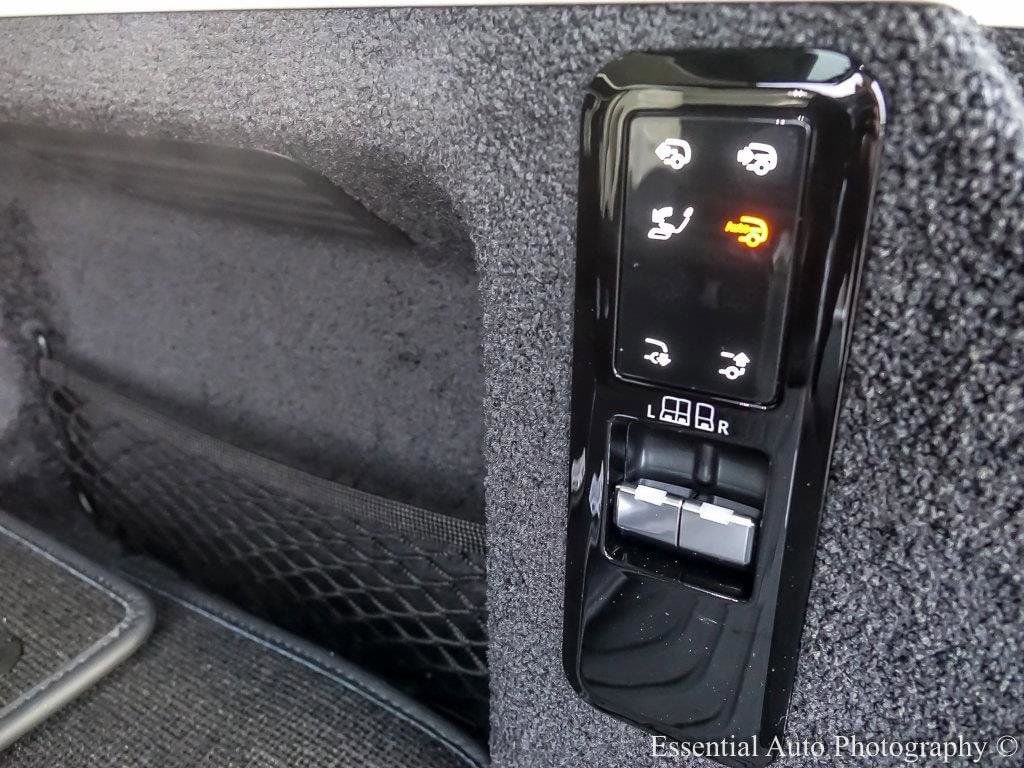 2025 Land Rover Range Rover SV - Photo 34
