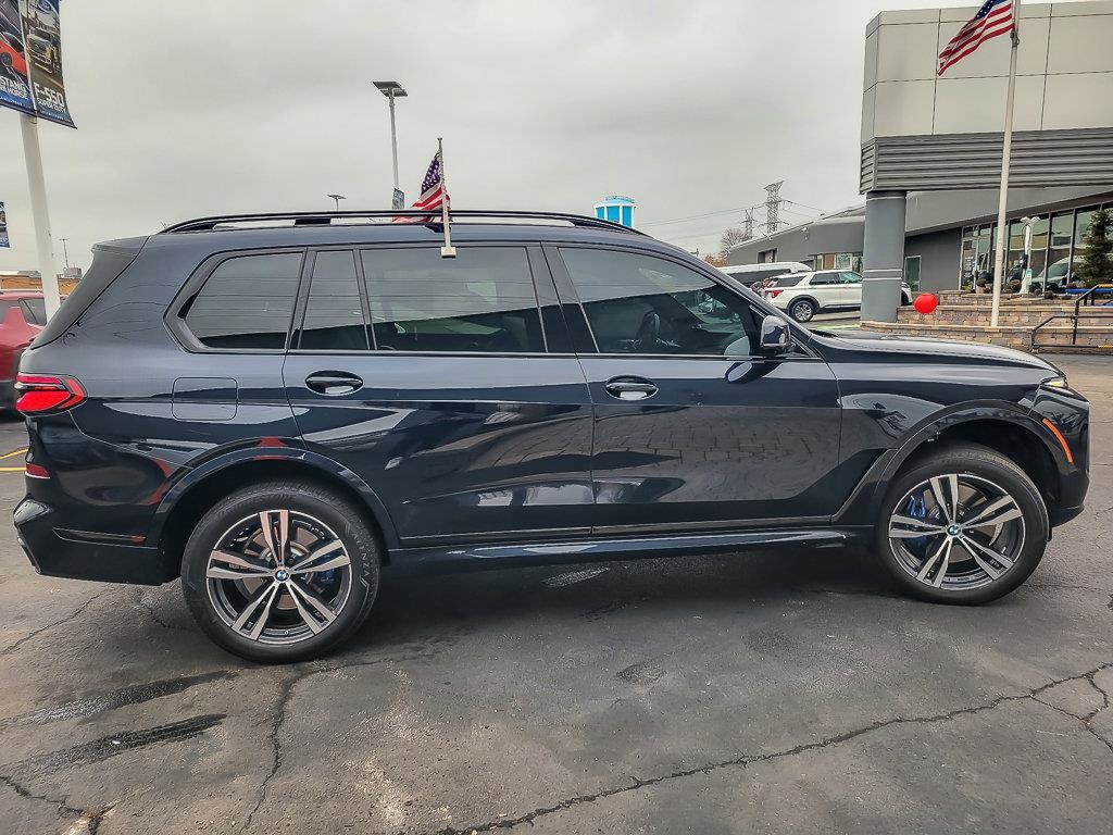 2023 BMW X7 - Image 11