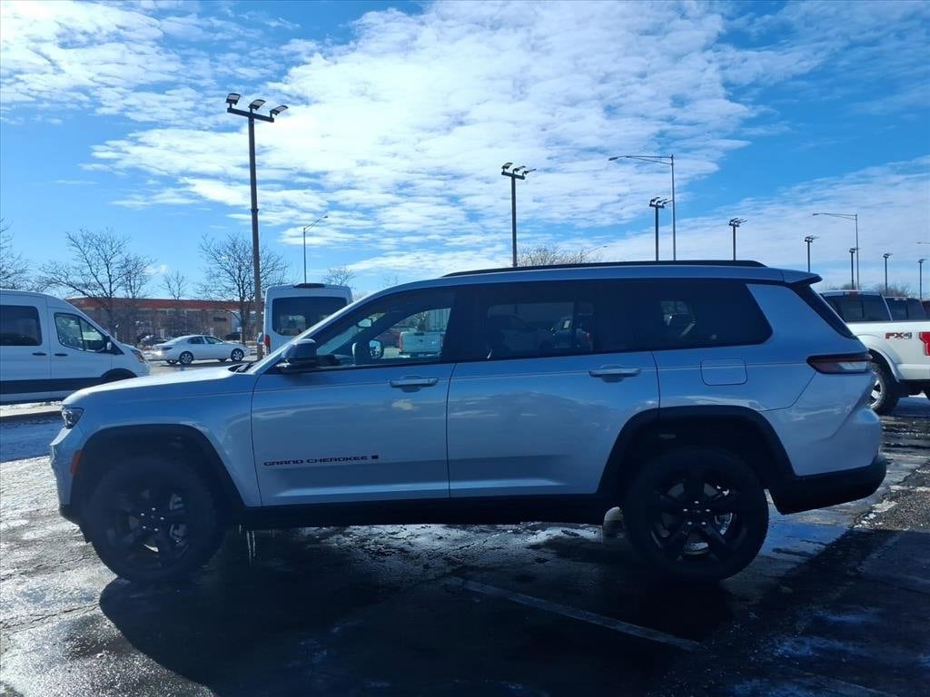 2025 JEEP GRAND CHEROKEE L - Image 4