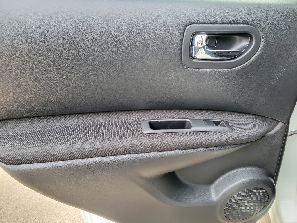 2015 NISSAN ROGUE - Image 18