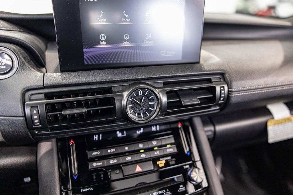 2024 LEXUS IS - Image 28