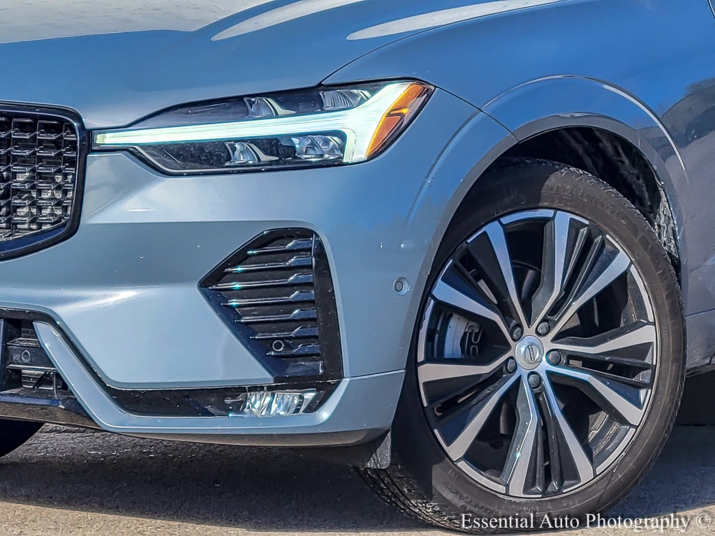 2023 VOLVO XC60 - Image 3
