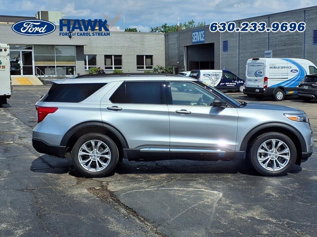 2023 Ford Explorer XLT photo 3