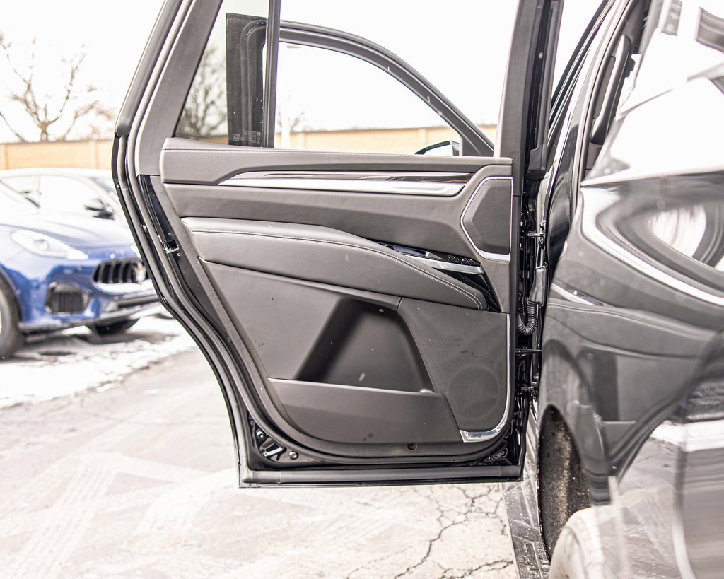 2025 CADILLAC ESCALADE - Image 35