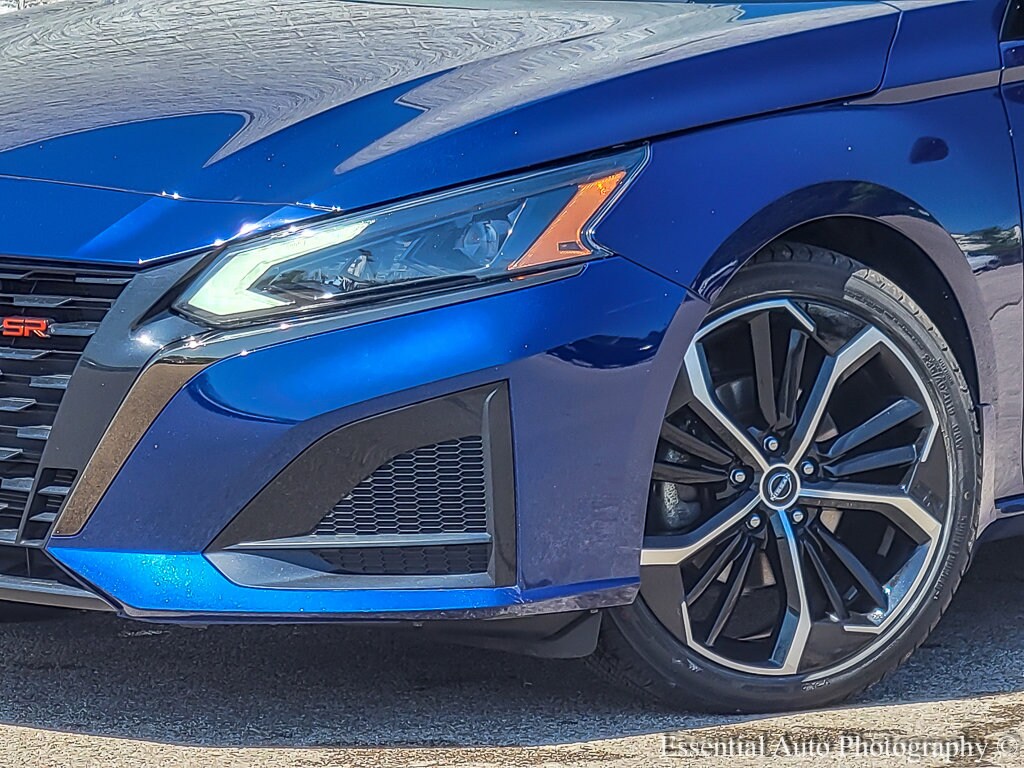 2023 Nissan Altima 2.5 SR photo 3