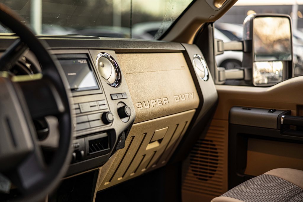 2011 FORD F-350 - Image 19