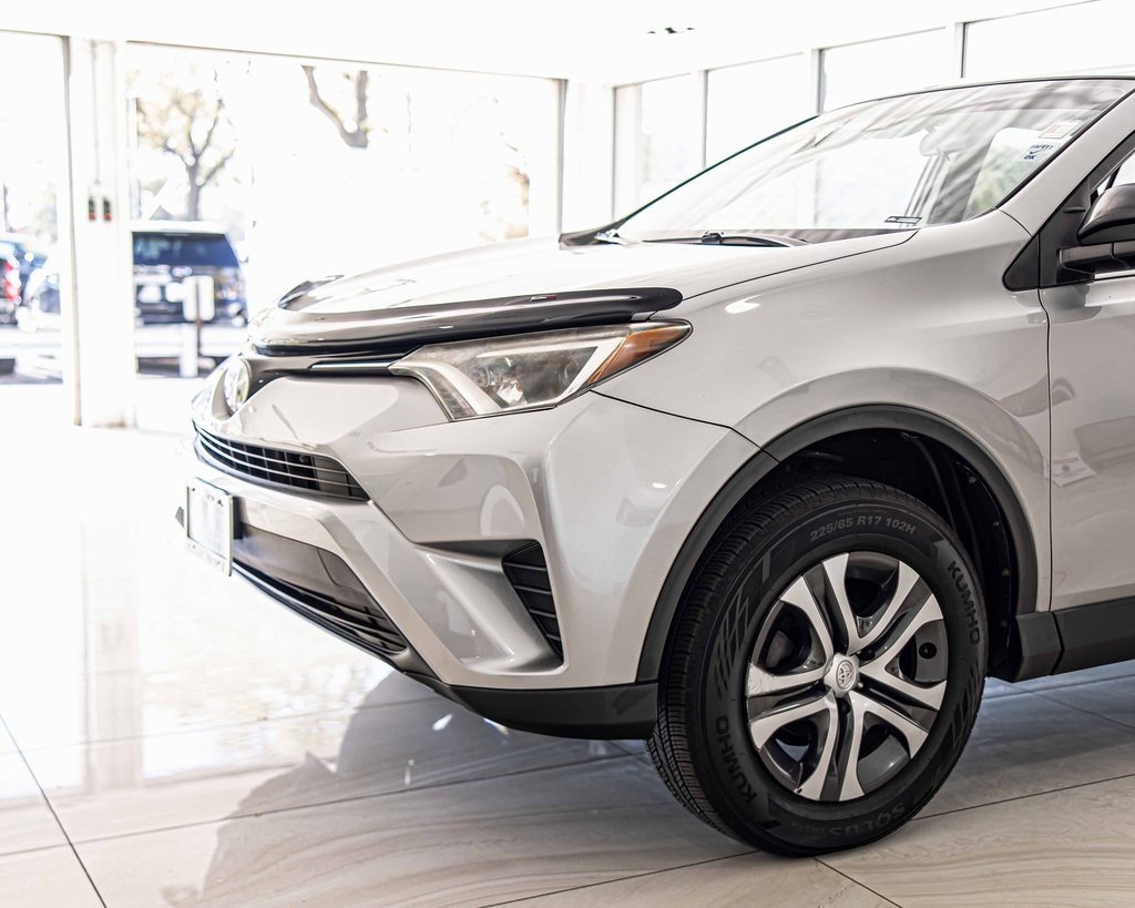 Used 2018 Toyota RAV4 LE LE FWD