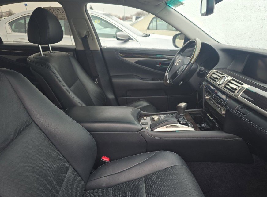 2017 LEXUS LS - Image 2